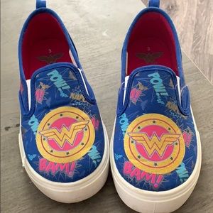 Wonder Woman canvas sneaker